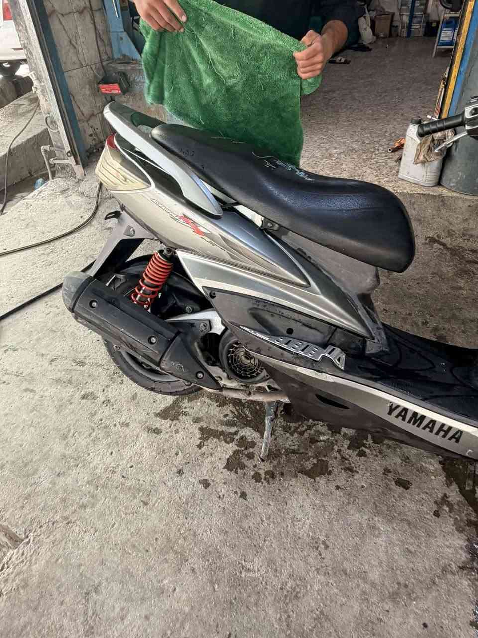 سكنس فحل كوري كابريتر دراجه ما ناقصه كلشي مكاني بغداد سعره ٨٠٠ الاتصال ع لرقم ***********
