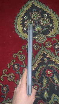 لابتوب للبيع نضافته ١٠٠/٨٠ عايزه فقط شاحنه سعره ٤٠ قفل