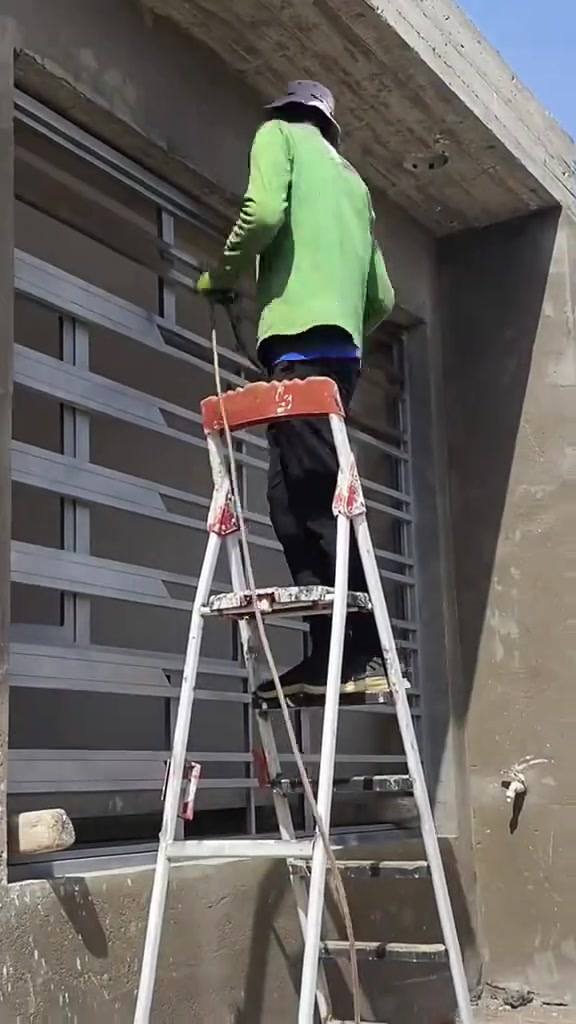 الصباغ ابو عباس صبغ باب و شبابيك و محجرات كادر نضيف بدون فوظه ***********
