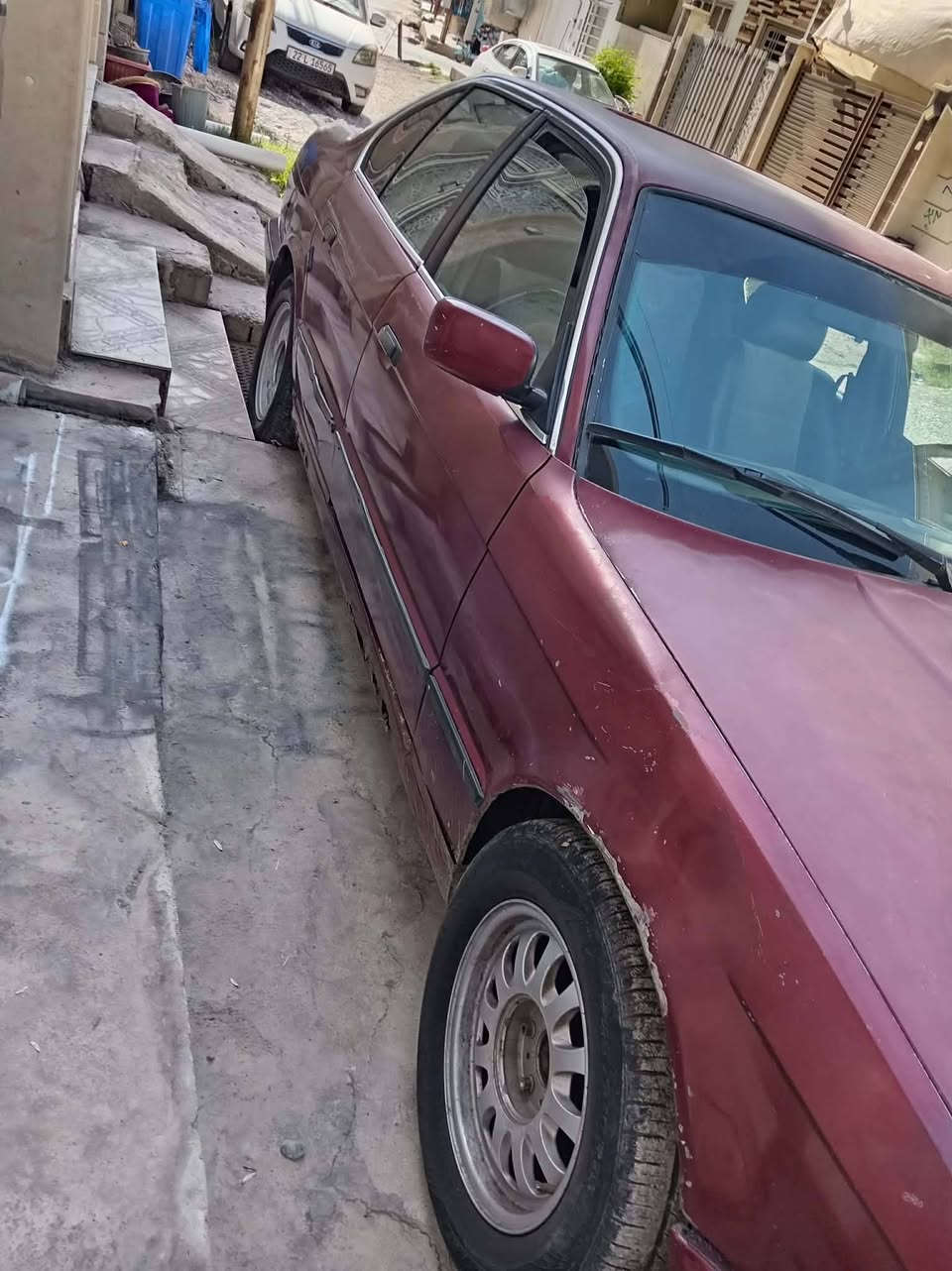 بي ام  520 اصل وفصل فول فول
موديل 1991 
كير عادي ،
جام اربع كهرب 
محرك شرط 
كير شرط 
تبريد  قطعتين شرط 
تدفئه شرط 
سلايت طكتين 
طخم امامي +خلفي جديد 
صبغ حزام جماليه فقط 
  رقم انكليزي نينوى 
سنويه لى 2030
شرط الوكلا والتحويل 
كوبون بانزين موجود 
السعر ٤٥ وبي مجال للطيبين 
تفاصيل اكثر عل رقم 
***********
او عل خاص مفتوح

