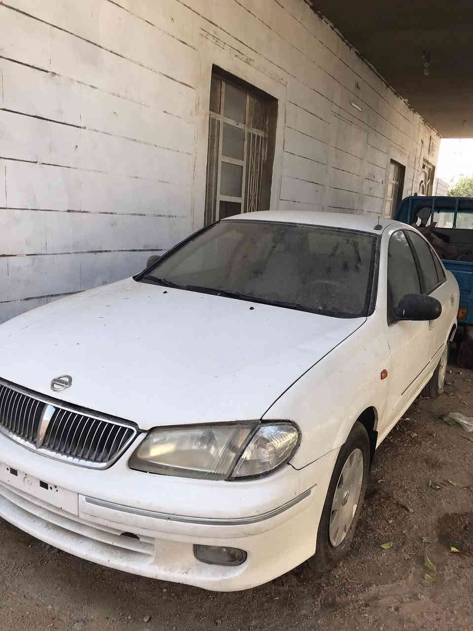 السلام عليكم  نيسان سني ٢٠٠٢ الون أبيض محرك اسود كير عادي بدون صبغ بيه بارد بين باب سايق فقط مال مزاد بسمي سعر ٦٥ ورقه 
***********
***********
