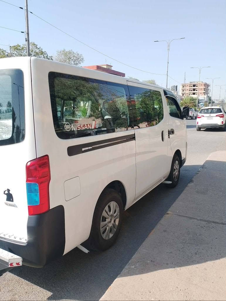 نيسان هايسه.
موديل/ 2016
گير ومةكينة بةشةرت
تةبريد بةشةرت
رةقةم و ژینگەو و سةنةوى
ژمارة موبايل/ ***********
ناونيشان / كةلار
تيبيني من خاوةني نيم تةنها پوستم كرده خناقين, ديالى
