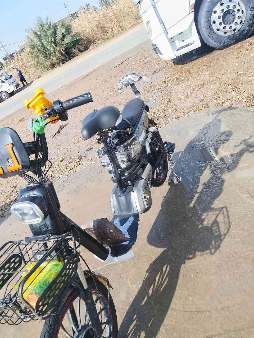 السلام عليكم دراجه شحن للبيع مكفولة ***********
