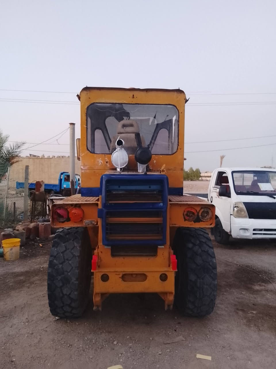 للبيع شفل كوماتسو حجم 40 موديل 94 جاهز  السعر 75وبي مجال ***********

