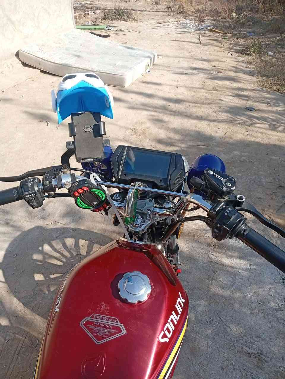 السلام عليكم دراجه سونك موديل 2024 محرك 150 كلشي ما بيهه نقص الدراجه خير من الله السعر 700 وبيهه مجال والشراي يدلل  هذه صاحب الدراجه مازن الشمري  وهذه رقمه ***********
