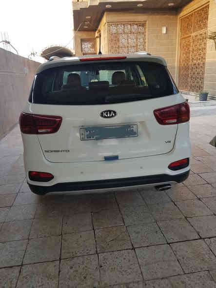 كيا سورنتو 2018 خليجي محرك 3500 كير ثمن نمر سبعه ركاب ثلاث قطع تبريد حساس اطارات حساس امامي وخلفي كامره خلفيه وبردات ابواب خلفيه ترحيب عند الاقترب كشن كهرباء صندوك كهرباء ويل كب 19 سايد بربك دكمه اوتوهولد مانع انزلاق دخول ذكي تشغيل ذكي  مري كهرباء لايت و بك لايت زنون السيارة بأسمي سنوية 2029 سعر 190 ورقه و بيه مجال مكان السياره مركز الناصريه ملاحظ السياره مبدل بيه بنيد و جاملغ و بابين مكفوله اريرباك و شواصي و لغود يعني الضربه بس من برى 
رقم الهاتف ***********
