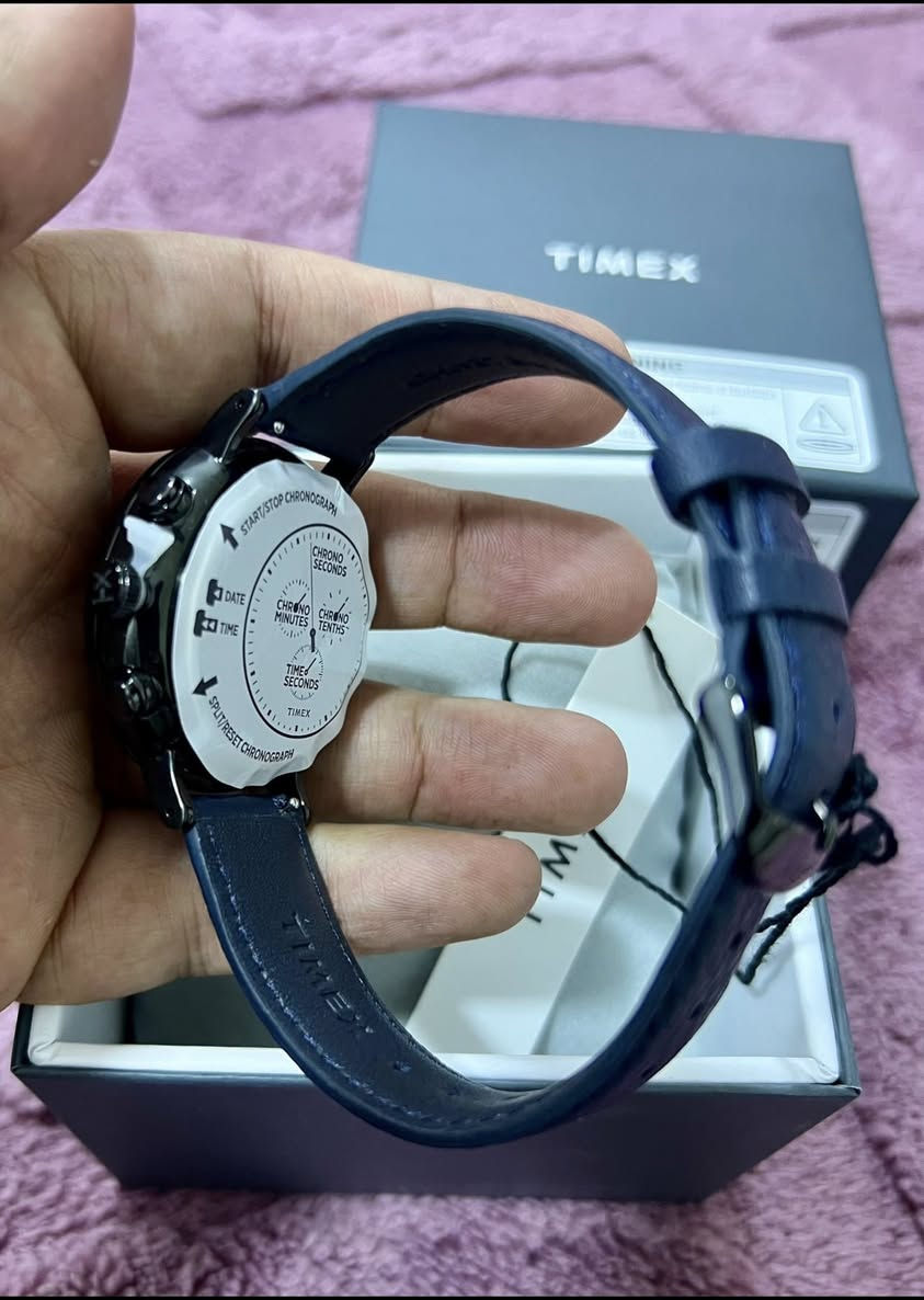 ⌚ ساعة Timex أصلية – تصميم أنيق قطر ٤١ ⌚

🔹 الماركة: TIMEX

🔹 الحركة: كوارتز (بطارية)

🔹 الموديل: كرونوغراف (3 عدادات)

🔹 لون المينا: أسود ع نيلي غامق مع عدادات زرقاء

🔹 السوار: جلد طبيعي أزرق أنيق

🔹 هيكل الساعة: معدن بلون أسود

✨ ساعة عملية وأنيقة، مناسبة للاستخدام اليومي والرسمي

✨ ماركة عالمية معروفة بالجودة والاعتمادية

📍 السعر: 125 الف

📞 للتواصل: خاص او واتس اب

***********
