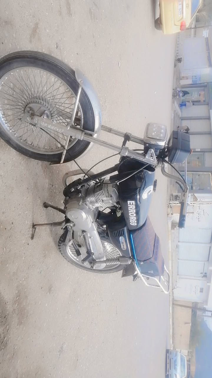 سعره 210 الف 
نامي 4 گير موديل ٢٠١٧
ما بي أي عيب تعمير جديد
تانكي صفاحيات دبلات كشن
محرك تجفيت جديد
كهربائيات شغال لايت
***********
