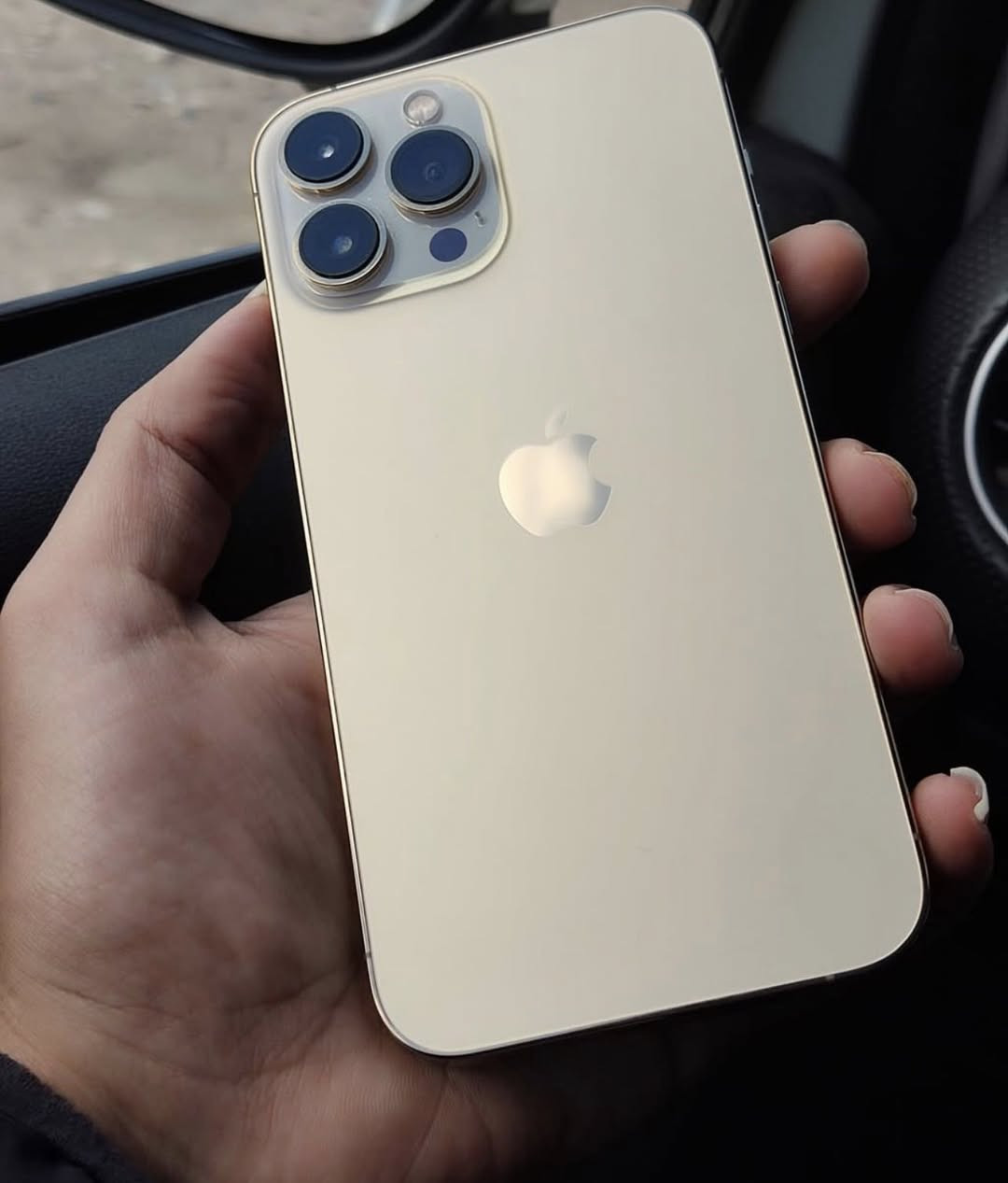 📱 iPhone 13 Pro Max
▪️ الذاكرة: 256GB

▪️ نسبة البطارية: 86

▪️ الجهاز: شراق اوسط 

▪️ نظافة الجهاز: نظيف جداً

▪️ وياه كارتونه مطابقه 
📦 السعر: 680 الف قفله

📍 الموقع: بغداد – المنصور متوفر توصيل

📞 للتواصل واتساب/***********
