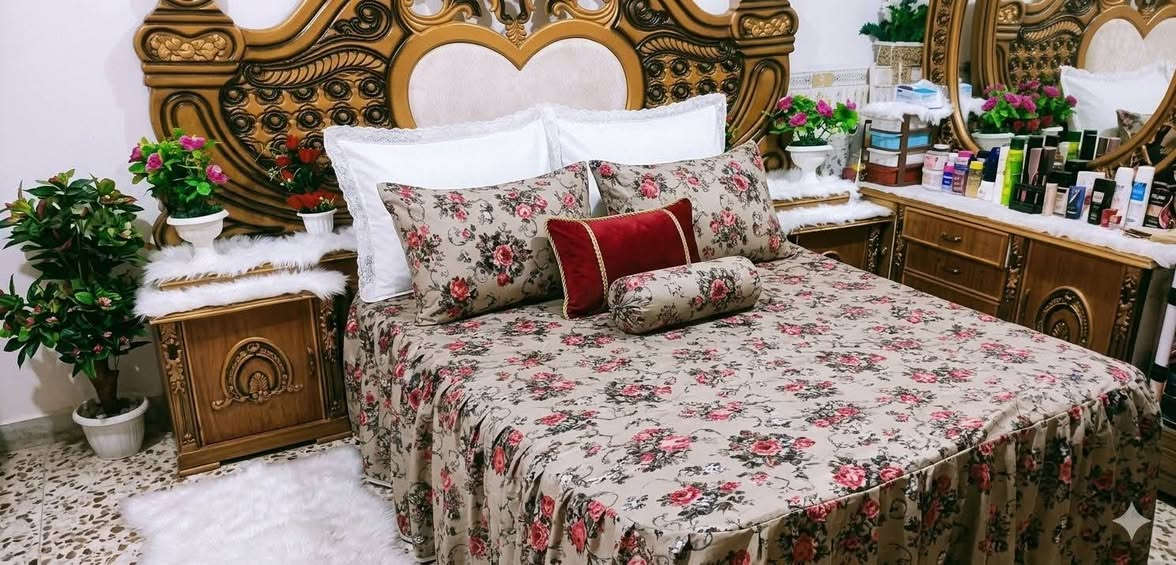 "فراغات الروح لا تملؤها الأشياء المزيفة  مهما كانت فخامتها بل تملؤها الأشياء الصادقة مهما كانت بساطتها "✨🦋فرشات حسب الطلب


**إذا كنت صاحب هذا الإعلان وتريد حذفه لأي سبب، رجاءا أرسل رسالة إلى الدعم الفني**