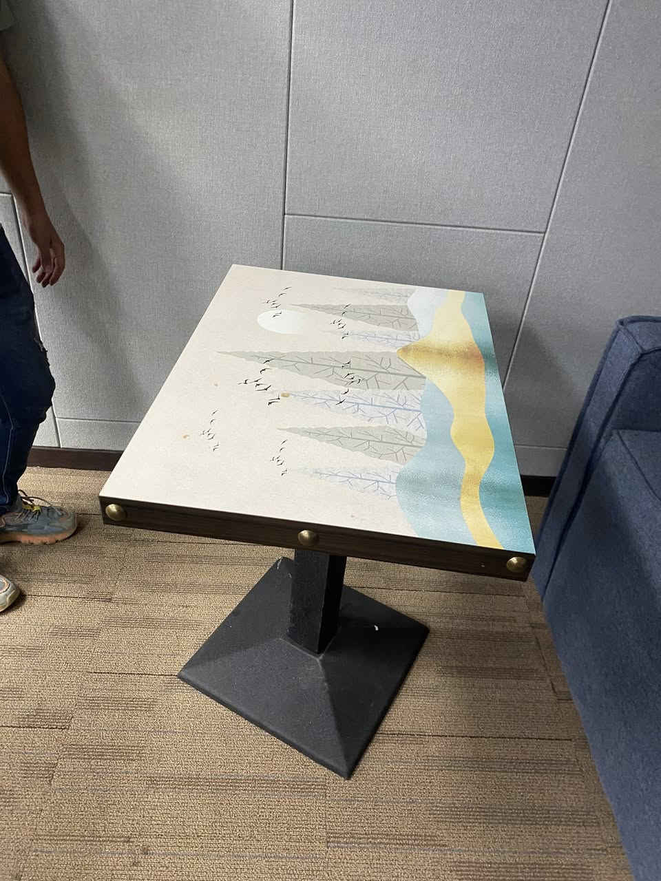 طاولات بدون كراسي نضافه 99‎%‎ جدد مثل مموضح بالصور  عدد10 السعر 40 للطاوله الوحده البيع كلهن

مبردات مستخدمات 3 اشهر عدد 3 
2 عاموديه ديكور 
و1 ام الخرطوم حلفات سليلوز  السعر 600 الف كلهم

مطحنه قهوه نظافه 95‎%‎ السعر 300
مكينه قهوه باريستا السعر 10 اوراق نظافه 95‎%‎ مستخدمه 3 اشهر  واقل
جهاز كاشير نظام مطاعم او كافيهات دبل شاشه نظافه 99‎%‎ السعر 600

مكينه سوفت كريم  مستخدمه نظام تبريد ليلي السعر 900

واتس اب ***********
ار دايركت
