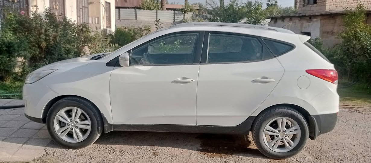 سلام عليكم البيع او مراوس توسان خليجي موديل 2012رقم بغداد دولي فحص هزه جديد سياره فول عده البصمه بنؤوما طكتين
اشاير بل مري 
محرك 2400 وضع شركه بدون فتح ولا صوت 
كير مامفتوح وضع شركه
سبير ما نازل 
سياره مال جناي عله ايد وحده 
كفاله عامه من الصبغ ول تبديل  وفتح بيها بارد بسيط 
السعر 150بيها مجال بسيط حك جيتك سياره جديده حيل
مكاني بغداد 
***********
