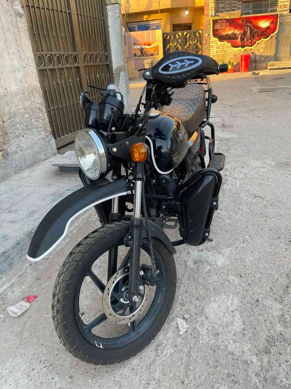 كي واي سي موديل 2025  نازله بشهر 12 ماشيه 6 كيلو فقط حقيقي السعر 2250 بيها مجال ترقيمها شمالي اربيل تحويل مباشر بعد البيع مكينتها 2000 شاصيها ايطالي الدراجه نص بوكسر ونص دايوان تواصل وي صاحبها. *********** بغداد بلديات شارع المصرف
