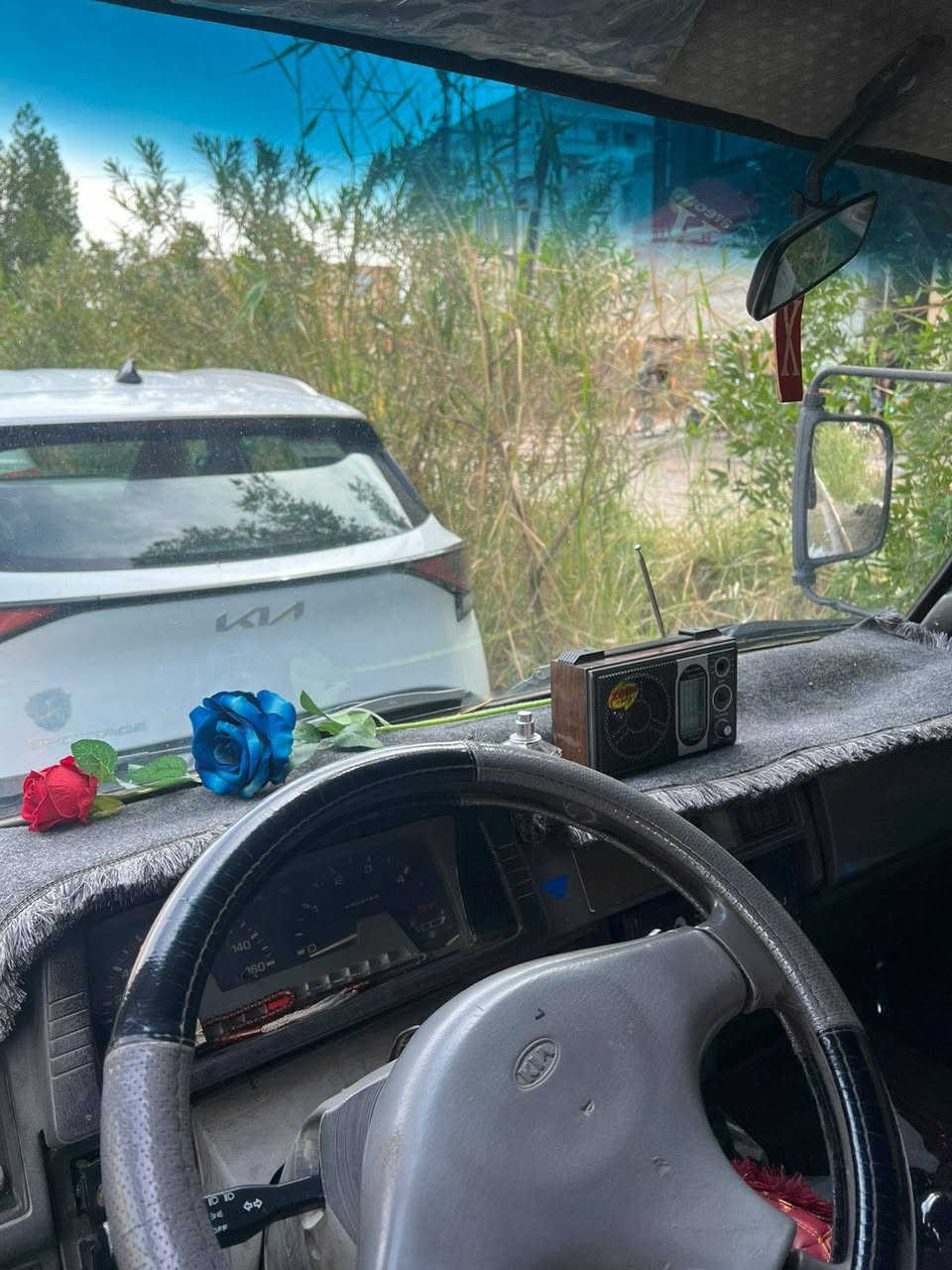 كيا بنكو موديل 96 رقم بغداد بإسمي مداور بنفس اليوم نظيفة ومرتبة 8 جنگال مكينة 2700 وگير وحدادية وتخم تاير جديد وشاصي وقمارة مطابقة مع الشاصي السعر 58 وبيها مجال

***********
