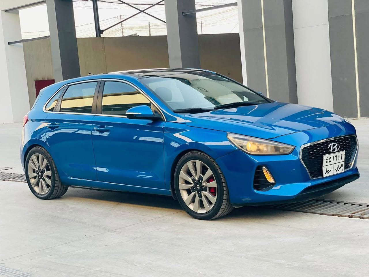 السياراه فول موصفات 
تحكمات ستيرن جهتين
تدفية كشنات
كشنات كهرباء
٣ وضعيات قياده
تدفية ستيرن
شفتات ستيرن
رادارات جانبيه
كامره دواره
لد امامي 
لد خلفي
تشغيل بصمه Singapore


**إذا كنت صاحب هذا الإعلان وتريد حذفه لأي سبب، رجاءا أرسل رسالة إلى الدعم الفني**