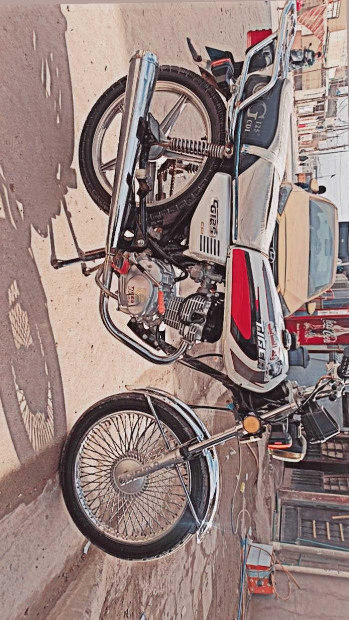 سلام عليكم شباب دراجه يراني تايكر 4كير موديل 21 الدراجه خير من الله لا تنقيص ولا تبخير الدرجه حلوه الله شاهد  السعر 500 وبيه مجال حك الجيه مكان بغداد الشعب  رقم *********** متواجد خاص
