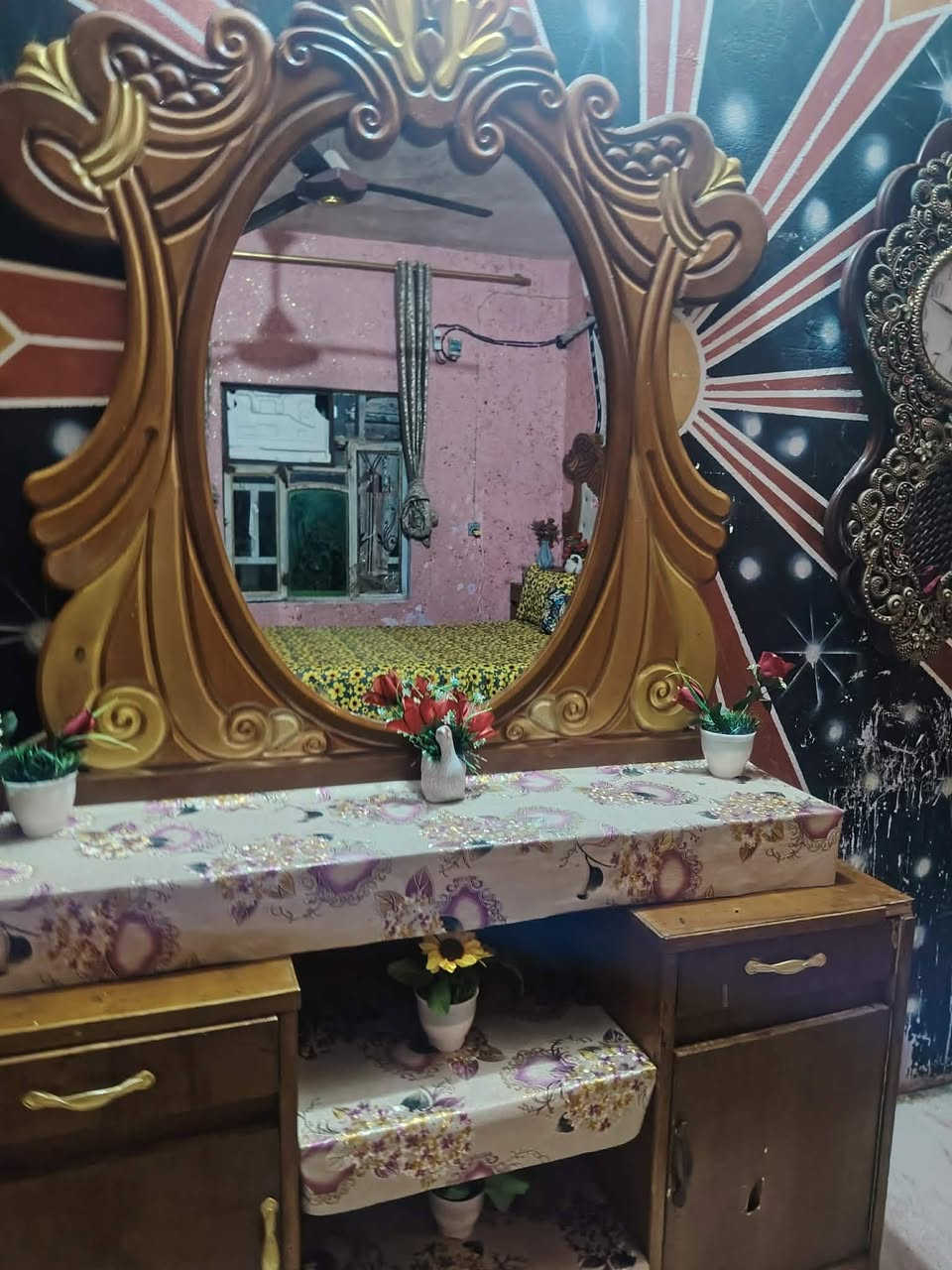 من رخصت الادمن فرفه نوم مستعمله للبيع مكاني ديالى الخالص قريه الاسواد السعر ٥٠٠ وبيها مجال اليريد يتواصل على رقم مامتواجد على فيس ***********
