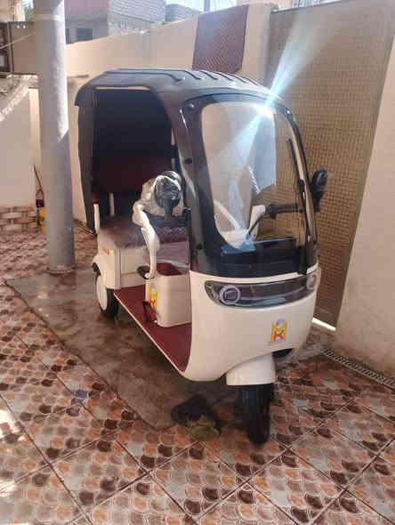 توك توك شحن للبيع سته بطاريه سرعته 60 حقيقي جديد استخدام قليل سعر مليون 600 وبي مجال الاستفسار الاتصال على الرقم ***********
