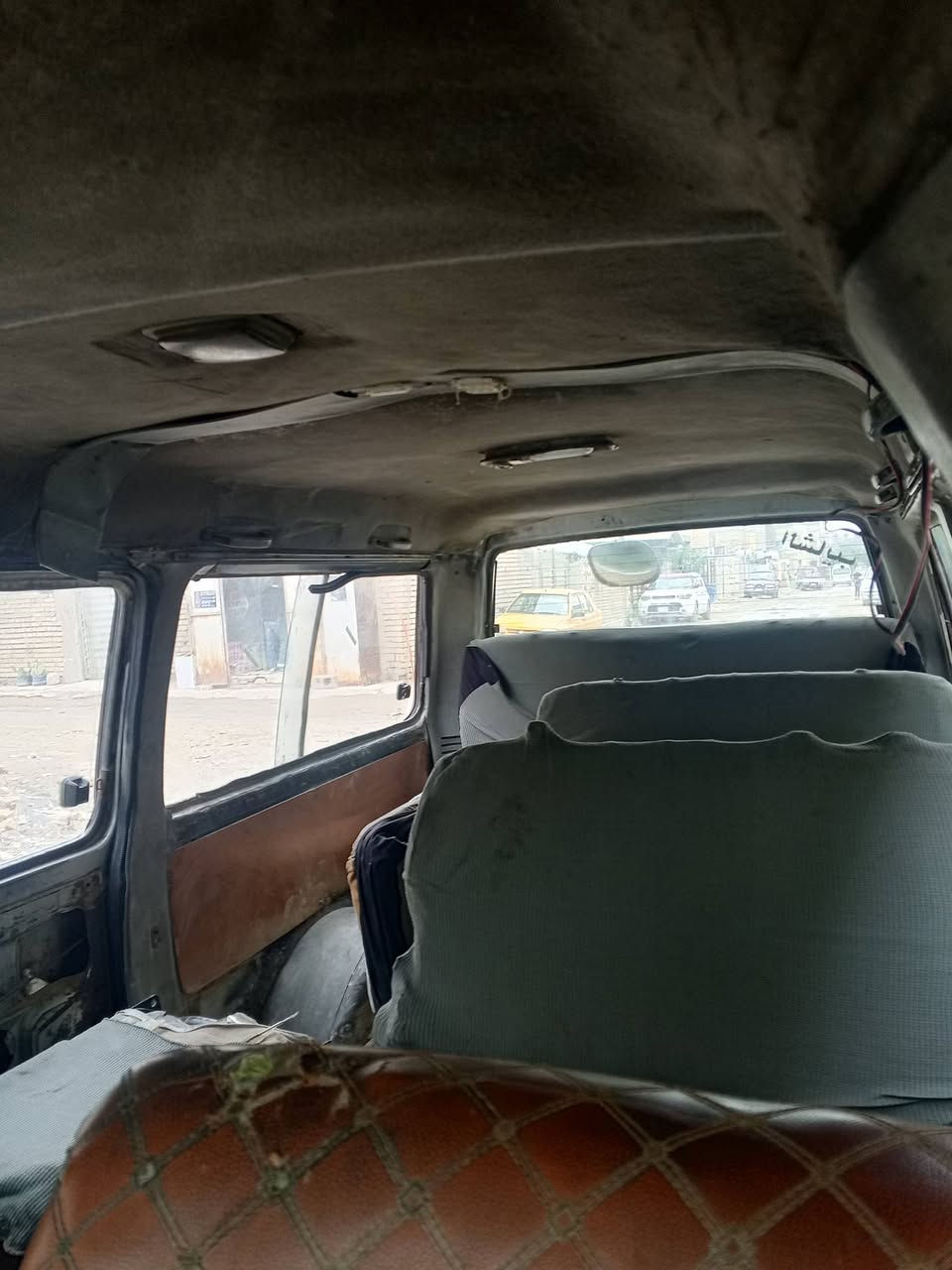 السلام عليكم سياره بستا للبيع جاهزة تجفيت جديد صار اسبوع بس الدهن يصعد قليل  وماشغلتهة ابيع كوم حديد وما اندل راعيها مكان السيارة بغداد السعر 12ورقة وهذا رقمي ***********
