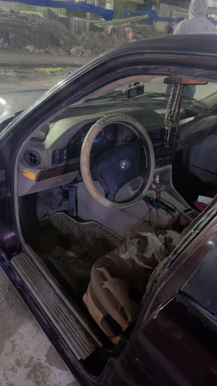 السلام عليكم
BMW525i سياره
موديل ١٩٩٥
كير اوتوماتيك مضبوط
ومحرك فول
تبريد ناقصها غاز
كشنات يحتاجلها دوشمه
والصدر يحتاجله شويه تضبيط
السعر ٥٠ وقابل للتفاوض حك جيتك
مكاني بغداد الدورة (***********)
