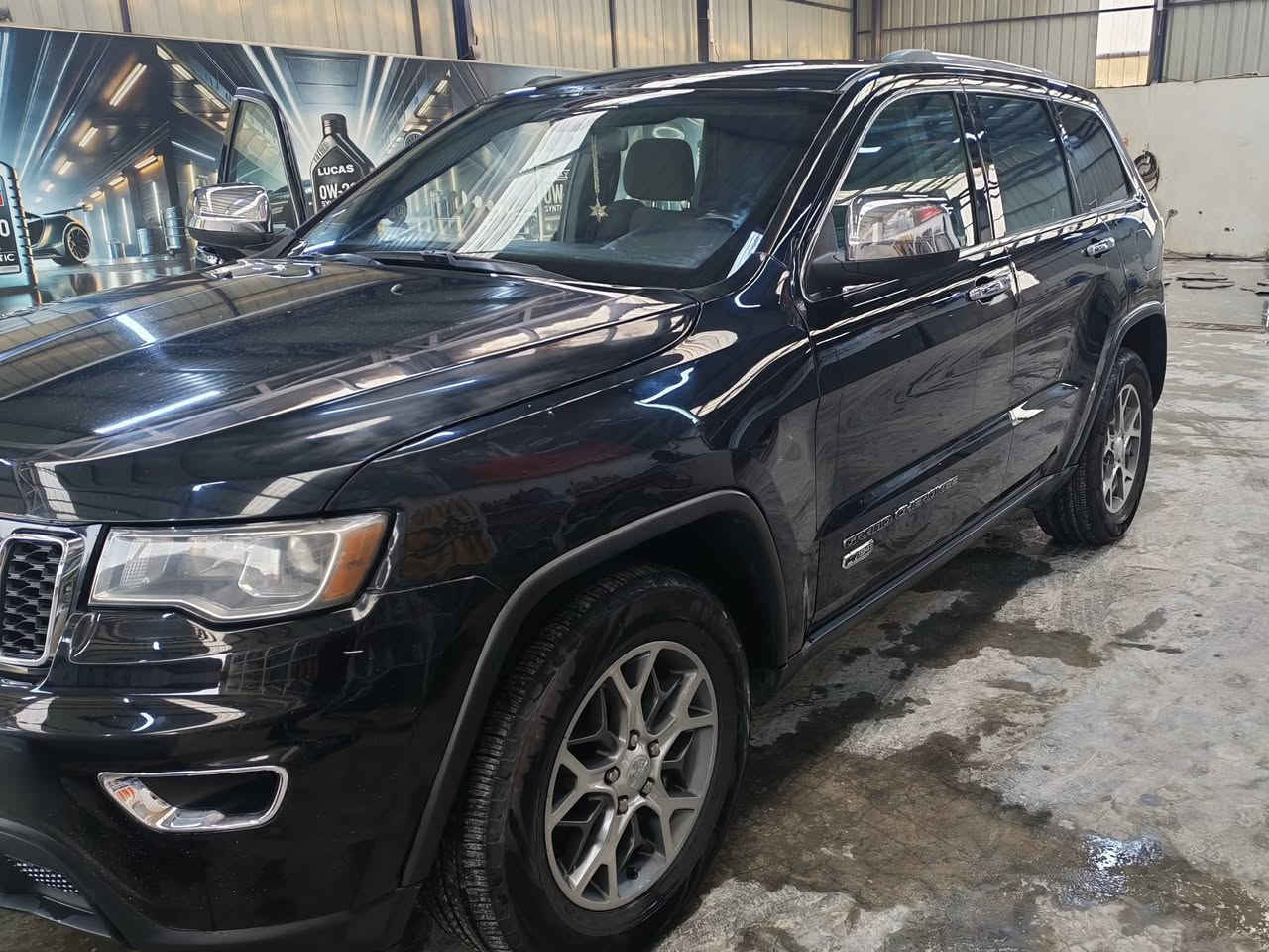 جيب كراند شيروگي 2020
بيه صبغ 3 قطع فقد بدون دواخل سياره نصبتهه احلى من الصور بهواي 

نضيفه كلش متعوب عليه 

محرك v6. 

رقم بغداد مداور ثاني يوم .

مكاني نجف 

السعر 185 وبيه مجال 

***********
