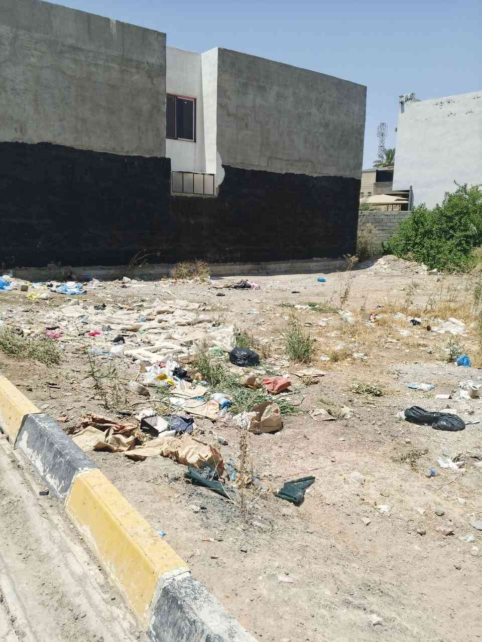 قطعة ارض للبيع ع كورنيش سند 25 ملك صرف..  تبعد ع شارع الكورنيش ٥٠ متر
المساحه 220 متر .  . سعر المتر 900.. للاستفسار الاتصال***********..
