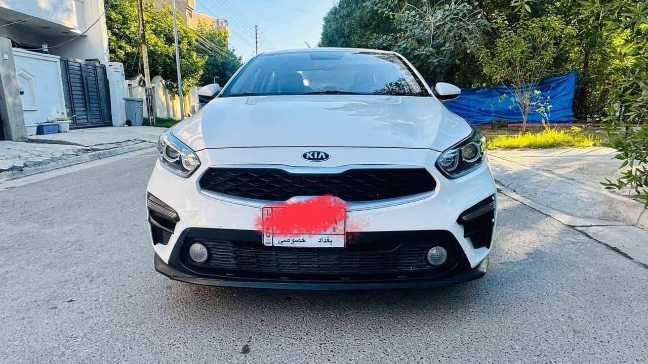 السلام عليكم 
كيا سيراتو موديل 2021
محرك 1600
ماشيه 71
السياره مكفوله من الصبغ
مكان السياره بغداد حي الجهاد / الاطباء
السعر 159
الاتصال ***********
