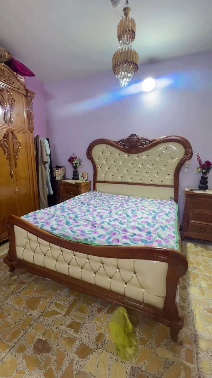 غرفه نوم تفصال

تفصال عراقي درجه اولئ 

تحتوي على 
جربايه 
كنتور 4 بوب حجم كبير 
ميز تواليت حجم وسط 
ميز اضافي 
زاويه 
مجر جانب الحربايه 

يعني كامل مواصفات 7 قطع 

السعر خاص الشراي 
***********
