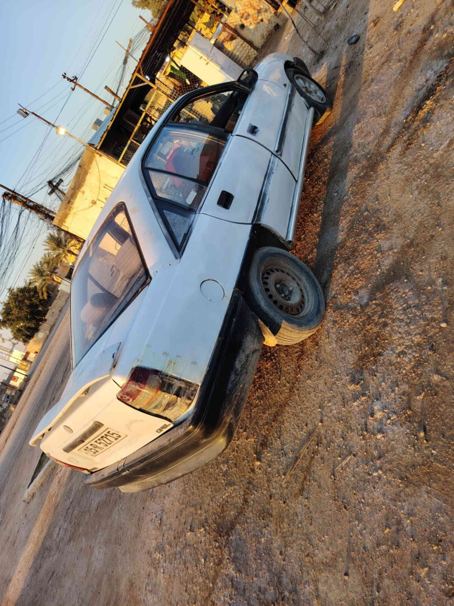 السلام عليكم اوبل للبيع موديل 90 سعر السياره 20 وبيها مجال مكان السياره قضاء هيت ناحيه كبيسه اي استفسار اتصال على الرقم ***********
