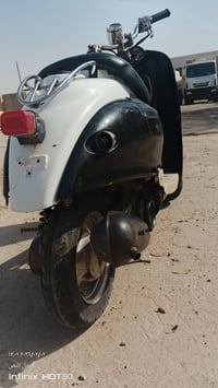 دراجة كلاسك شغالة مكاني لعبيدي بغداد السعر 150وبيهة مجال اتصل واتساب و...