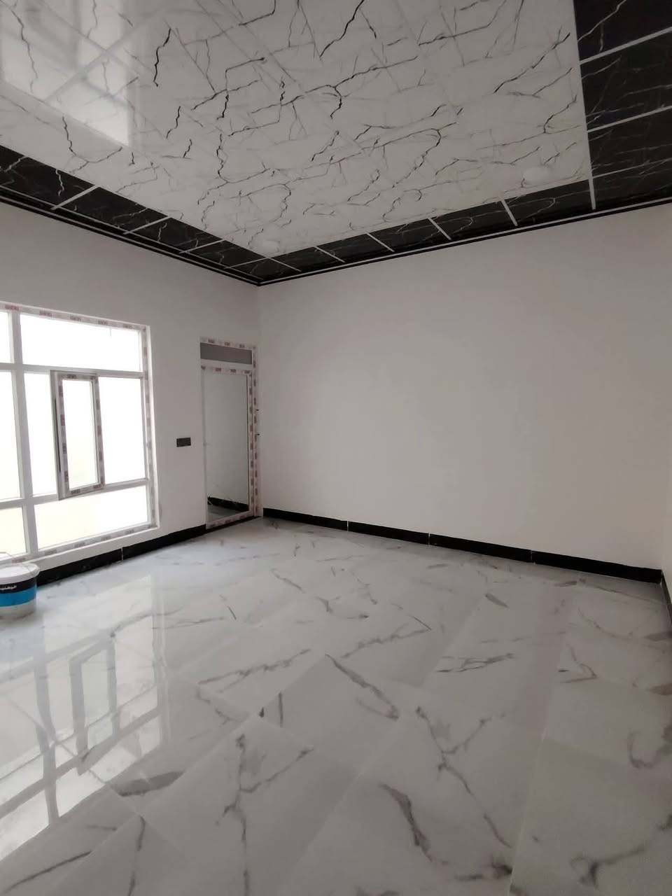 #عروض_مكتب_الدار_للعقار
دار للبيع

الملايين الثانية

خلف افران تبارك

المساحة 120 م واجهة 6 م

ط1)) غرفتين نوم واستقبال وصاله ومطبخ وصحيات

ط2)) غرف نوم سويت وصاله

اساس بادلو وبناء درجة نظام دكتات كاميرات 

خدمات كامله ماء كهرباء تبليط

سند زراعي قرار 25

بناء حديث وتسليم فوري

للاستفسار أكثر اتصل على الأرقام او 

 مراجعة مكتب الدار الكائن في بناء الجاهز مقابل الكمرك 

***********☎️
 
 *********** ☎️

*********** ☎️
