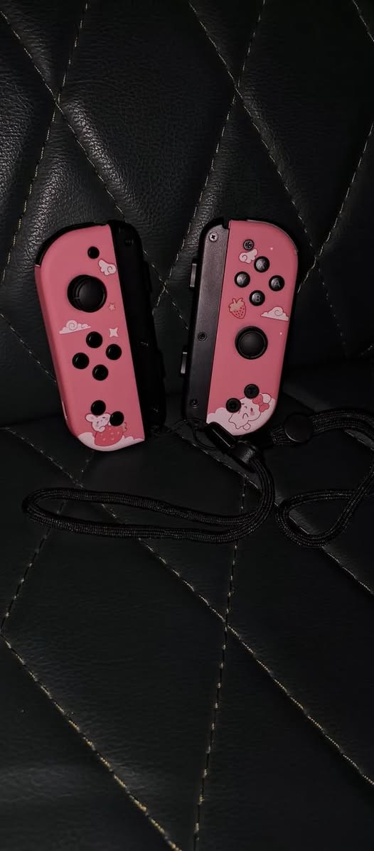 Nintendo Switch new joy cons /joycon
Pink💕 limited edition
Works on switch lite + Lcd + oled + 2
Price 65,000 
Free delivery
جديدات 
تعمل على جميع اجهزة نينتيندو سويتج
سعر خاص تعال واتس فقط مراسله***********
