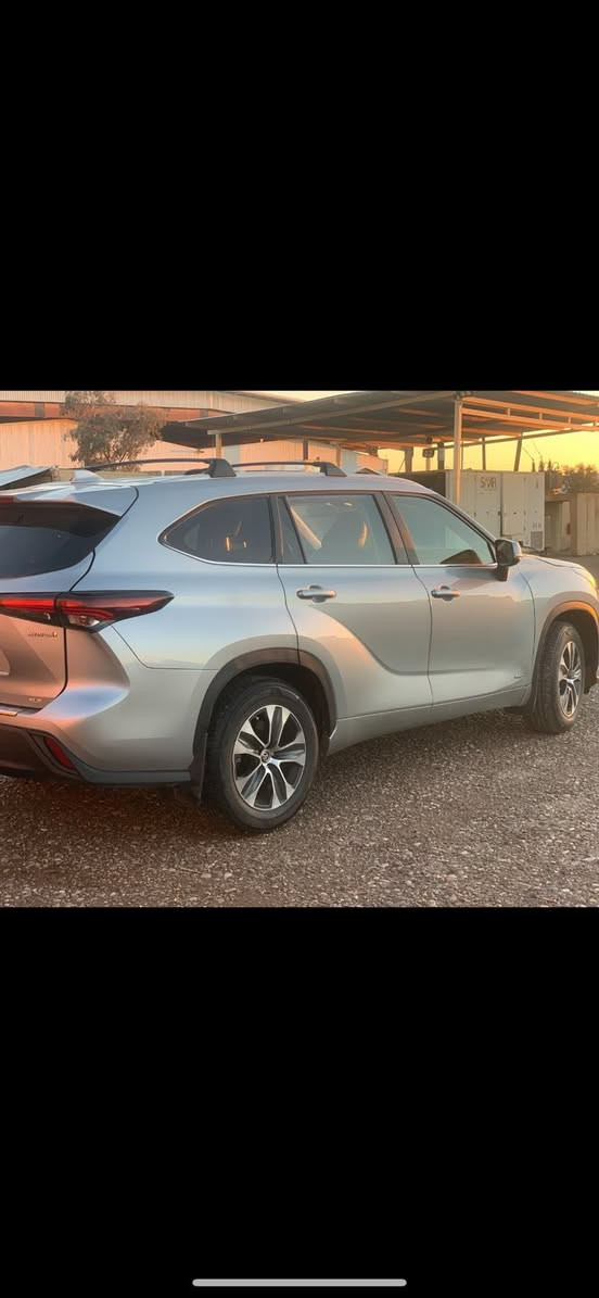 بسم الله الرحمن الرحيم
هايلندر هايبرد وارد امريكي 2024 XLE
رقم بغداد 
الممشه 24.5
الموصفات 
مكينة 2500 هايبرد مرغوب 
تخم تاير جديد 
فور ويل 
دخول ذكي 
تشغيل ذكي 
تشغيل عن بعد 
شاشة كبيرة 
فتحة سقف 
كشنات جلد 
كشنات تدفئة 
كشنات Vip منفصل 
كشنات كهرباء السائق والراكب
باب الصندوق  اتو حساس على القدم 
تبريد منفصل ثلاث قطع مركزي 
تدفئه مري الجنابيه 
نقاط عميه فالمري 
رادار امامي
رادار خلفي 
تثبيت مسار 
مثبت سرعة 
توجد مواصفات اخرى لم تذكر 
السعر 295 ورقة 
الرقم ***********
