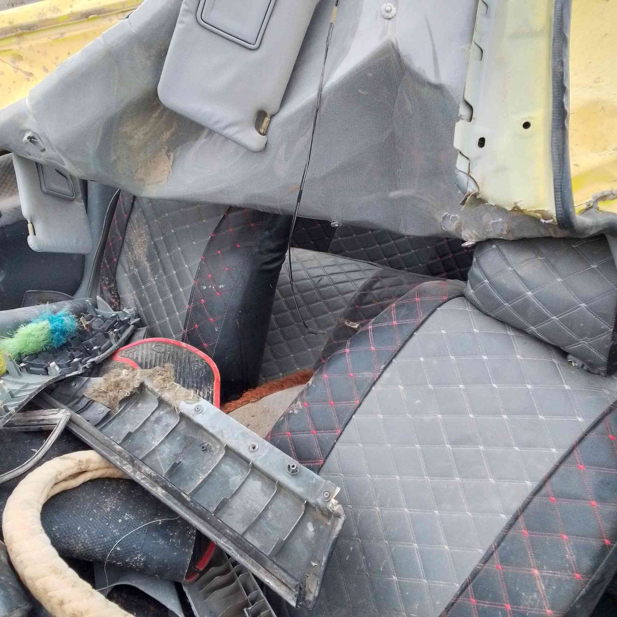 السلام عليكم  سياره للبيع لانسر مستيوبوشي صفره موديل 2010 رقمها بغداد  السياره حادث وراعيها متوفي   
 للأستفسار:  ***********
