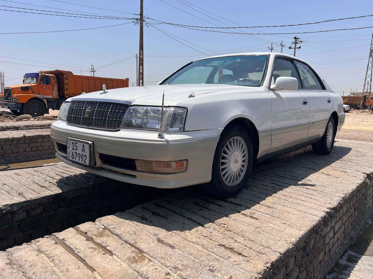 السلام عليكم
للبيع راس الثور  موديل 1998
رقم انبار دولي مشروع وطني تحويل مباشر
تبريد ثلج صدر امامي وخلفي جديد تخم تاير
ويل كرستال جديد  دواخل كل جديد
 مكفوله من الكص ونقل الجثه ولعيب الشرعي 
سيارة جاهزه مابيه كل نقص 
مكينه vvt 3000 و كير كفاله شرط
 
السعر 83 وبيها مجال بسيط 
العنوان ذي قار قضاء قلعه سكر 
 
***********
