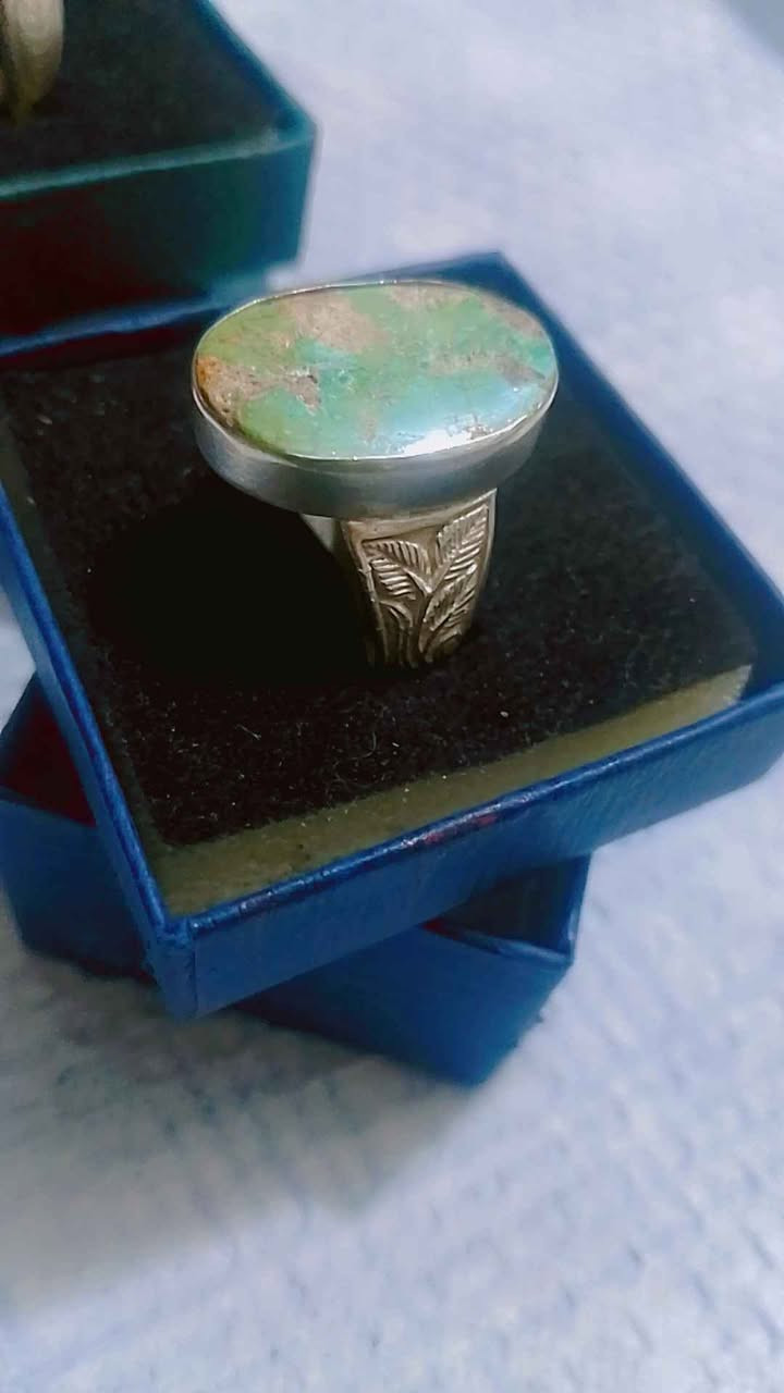 السلام عليكم خاتم نيشابوري تفاحي فضه عيار 925 سعرة ب65 الف والتوصيل مجاني لجميع المحافظات العراق بغداد, العراق


**إذا كنت صاحب هذا الإعلان وتريد حذفه لأي سبب، رجاءا أرسل رسالة إلى الدعم الفني**