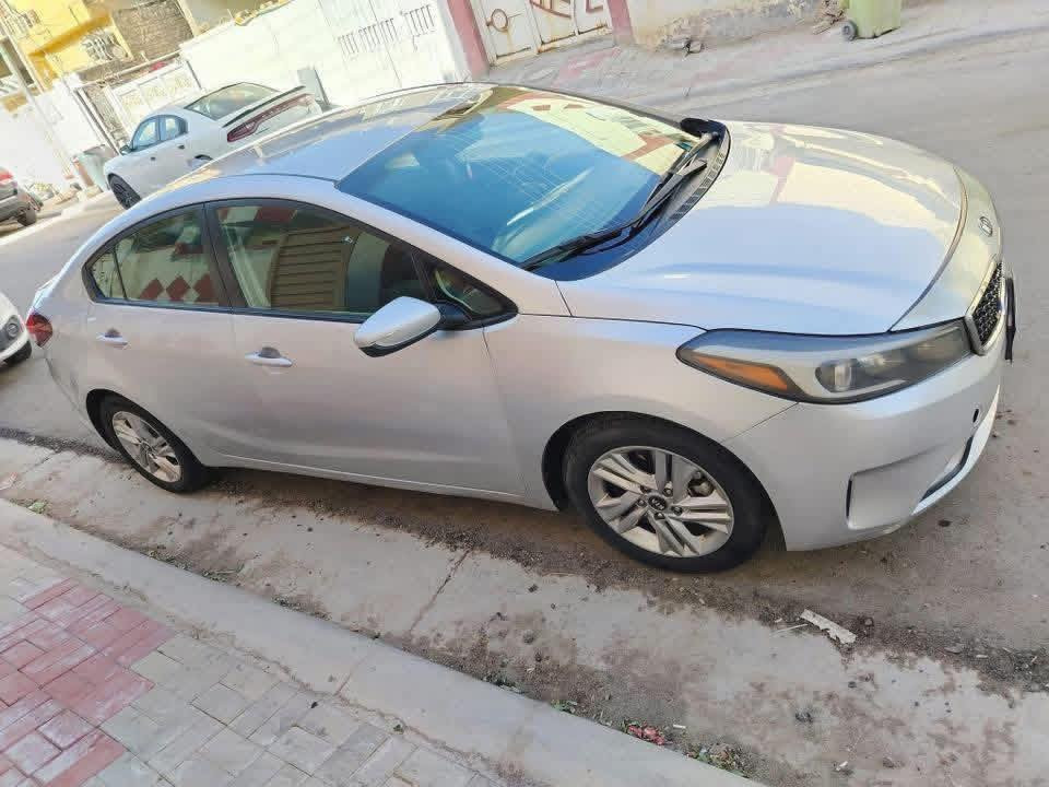 كيا فورتي للبيع
موديل 2017

وارد امريكي 

محرك ٢٠٠٠ دوش

ماشيه ٩٠ الف 

تحكم ستيرن 

كاميرا

رقم بغداد 

تحويل ثاني يوم 

 

السياره مصبوغه حزام 

السعر80 وبيها مجال حك الجية 

مكان السياره بغداد  

للتواصل واتساب

***********
