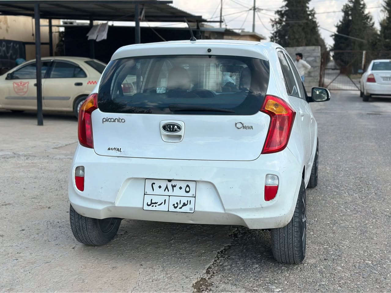 کیا پیکانتۆ خلیجی مۆدیل ٢٠١١ گیر تماتیک و چوار جام کارەبا و ئاوینە شەفت و کارەبا و سویچ کۆنترۆل  سیارەکە بەبێ سبوغە سبوغی نیە هەندەیک تعدیلی هەیە پێش و پشت کەپس سەنەوی بەسەر نەچوە گیر و مکینە و تەبرید بەشەرت توند و تۆل هیچ مسەرەفی تیدانیە نرخی تەنها ٧٦ وەرەقە و کەمیک مجال شوین هەولیر *********** أربيل, العراق
