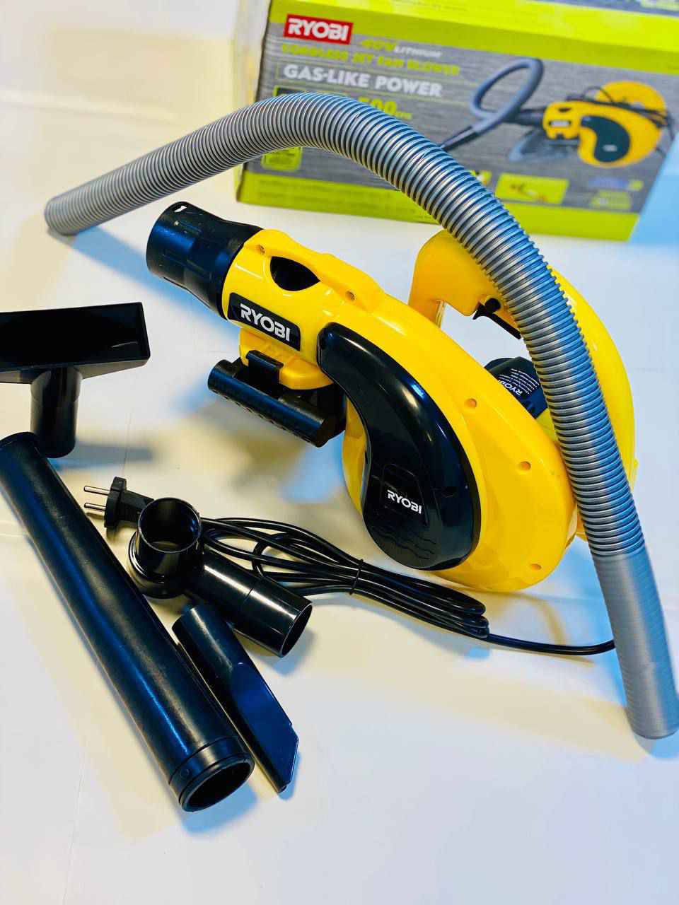 منفاخ هو بلور كهربائي سحب ودفع ألاول عالميآ 💪

✔️ بلور و محول مكنسة كهربائية 
✔️ حجم كبير 
✔️ يعمل بنضامين دفع وسحب
✔️ يمتاز بقوة سحب عالية جدآ
✔️ يمتاز بقوة دفع عالية جدآ للهواء
✔️ يعمل على الكهرباء مباشرة
✔️ عالي الطاقة 850 واط 
✔️ سحب ودفع قوي جدآ جدآ ✔️
✔️ ملف نحاس خالص 💯 + ملحقات من البلاستيك 💯 
✔️ صوت هادئ  
✔️ قوة دفع الهواء 14 متر 
✔️ سعة جمع الغبار والأتربة 2 لتر
✔️ نوعية أصلية درجة أولى  
✔️ نوعية ممتازة الأصلي صناعة أستراليا 🇦🇺🇦🇺
 
🚘 يوجد خدمة توصيل لجميع محافظات العراق ٤ الاف 🚘

#لايك_كومنت #تعليقات #تعليقاتكم_تسعدني😍 #تعليق #تعليقاتكم_تسعدني #علق_نعلق #الكومنت #كومنت_يسعد #كومنت_جميل #كومنت_مثل_وجهك #اسعدوني_بكومنت #كومنتاتكم #اكسبلور #لقطة #لايك #دعم #تفاعل #لايكات #كومنت #كومنتات #اكسبلور بغداد, العراق


**إذا كنت صاحب هذا الإعلان وتريد حذفه لأي سبب، رجاءا أرسل رسالة إلى الدعم الفني**