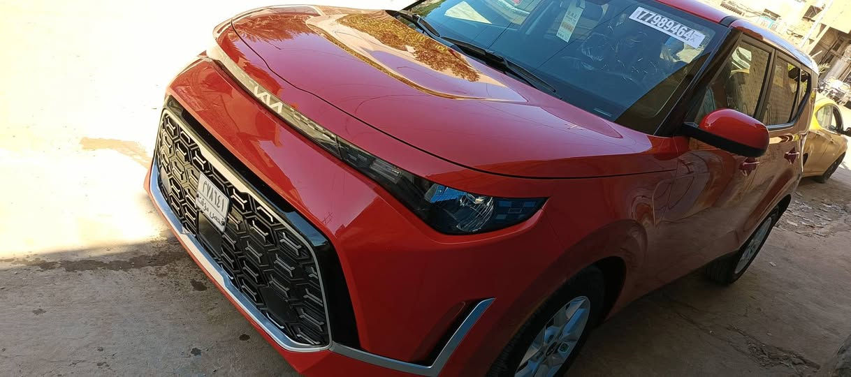 للبيع كيا صول موديل 24 بدون رقم السياره كلين بيه شبر بارد بالجاملغ الامامي مكينه 2000 دوش سعرها 145 وبيه مجال شاشا كبيره وكامره دواره ماشيه 12 ألف  السياره كفاله عامه السياره بالحله بحي الزهراء يم جسر الام ***********  *********** حلة, بابل
