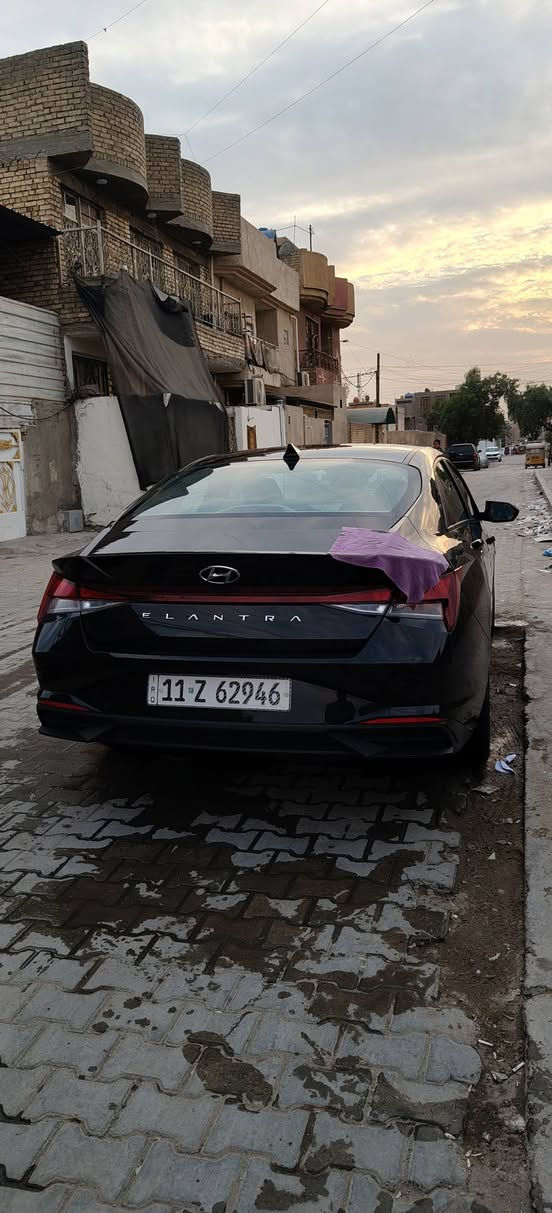 السلام عليكم  
هيونداي النترا موديل 2023
مواصفات :- ( محرك 2000
 دوش ، بصمة ابواب 
+ صندوك + تشغيل 
، تشغيل عن بعد ، 
شاشة ابل كار بلي ،
 كاميرا خلفية دواره 
، فول تحكم ستيرن 
، مانع تزحلق ، تحديد مسار
 ، قيادة ذاتية ،  + مانع تصادم ، 
نقاط عمياء جانبية ، ويل كب ،
 وباقي المواصفات المعروفة ) 
((حادث موضح بالصور شبر 
بارد بلجاملغ وشبر صبغ بلبنيد
 بدون دواخل ليبل واحد ماشية 34mi )) 
بدون ايرباك
االعنوان بغداد م/الصدر   
الاستفسار على رقم الهاتف ***********
