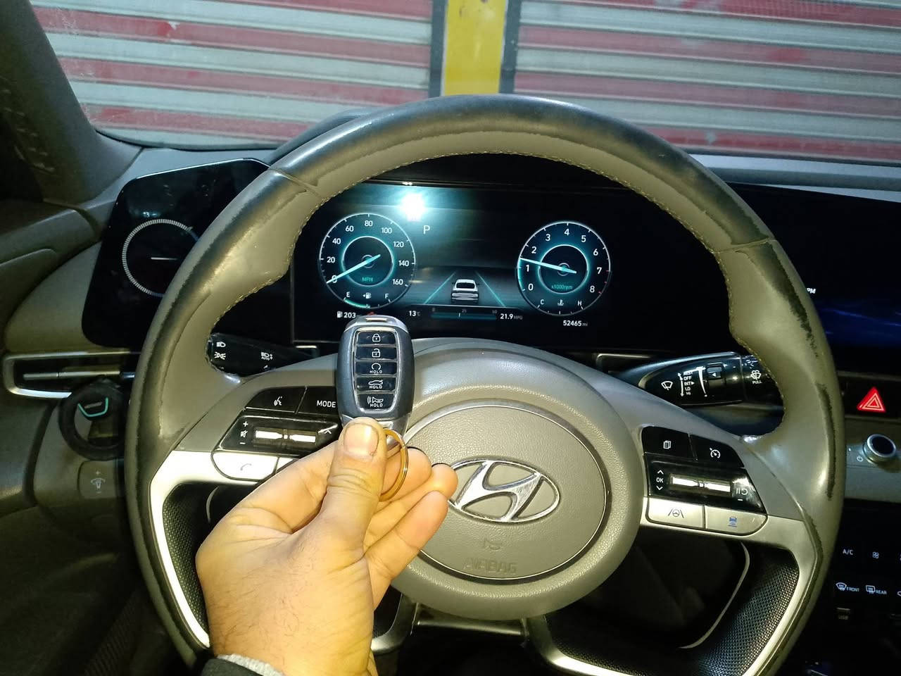 السلام عليكم
هونداي النترا 2023
رقم اربيل دولي بسمي
فول مواصفات عدى الفتحه
كير اي تي 
.زنون بلادي
.رادار امامي خلفي جانبي
توقف ذاتي
مانع اصطدام
سايد بريك كهرباء
قياده ذاتيه
بصمة ابواب
كار بلي
الخ.......
حادثه جاملغ جهة السائق مبدل مع بع بنيد مصبوغ
السياره جاهزه
مكان السياره بابل جسر الثوره
للاستفسار
***********
