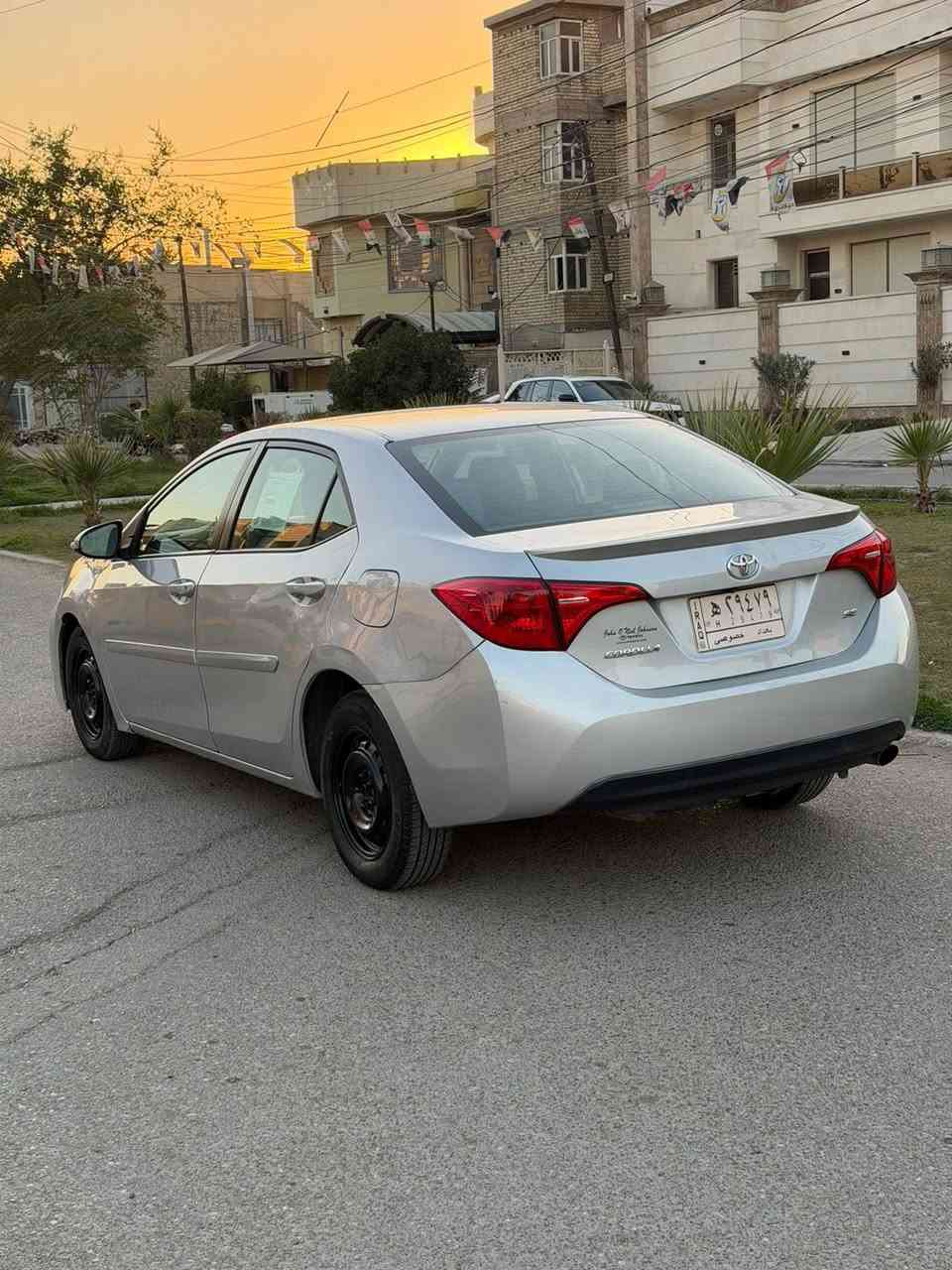 السلام عليكم كورلا موديل 2018 معروضه 117 وبيه مجال قليل رقم بغداد تحويل مباشر مكينه 1800 تبريد ثلج سياره جاهزه كل نقص مابيه حادث سياره بسيط جاملغ وبنيد وبلعراق بيه صبغ ربع باب خلف سائق بدون دواخل بدون ايرباك  مكان سياره بغداد حي الامانه الاستفسار *********** خاص مغلق 🔐
