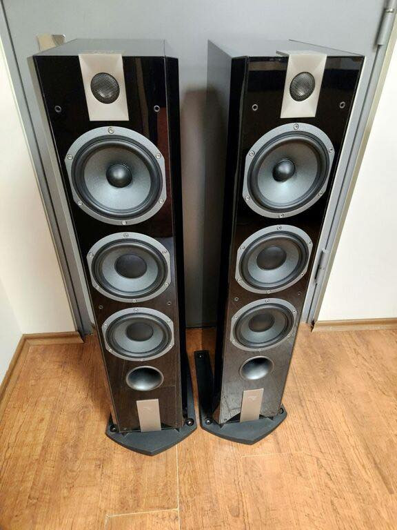 FOCAL 826 HI END SPEAKERS
سماعات راقية جدا
الى محترفين الصوتيات
براند عالمي 
جودة التصينع في اعلى مستوا
Made in france
مستخدم جدا قليل 
***********
