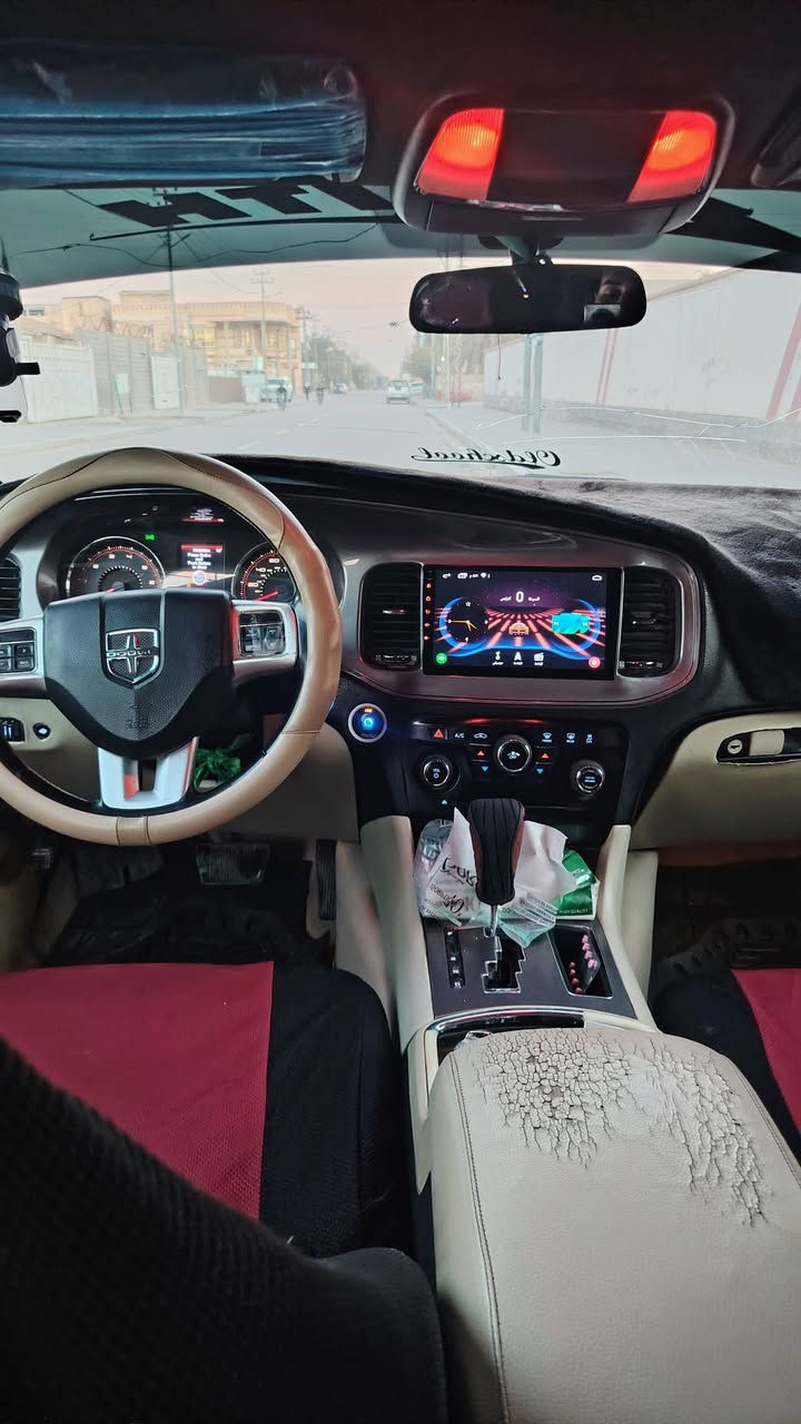 سلام عليكم. للبيع جارجر مديل 2012 كندي
محرك 3600. بيه مكانات صبغ حزام مابيه اي ضربه ولا ارباك 
حداديه جديده. شاشه كامره تخم تاير جديد ويل 18. 
مكينه كير خير من الله جديد 
رقم بصره تحويل ثاني يوم سنويه الئ 2027
 سياره مفوله مال جناي تحت ايدي مابيه اي نقص .
السعر 137 وبيه مجال.
 اتصال *********** واتساب
