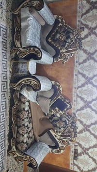 المكان الشعب • كنب • للبيع