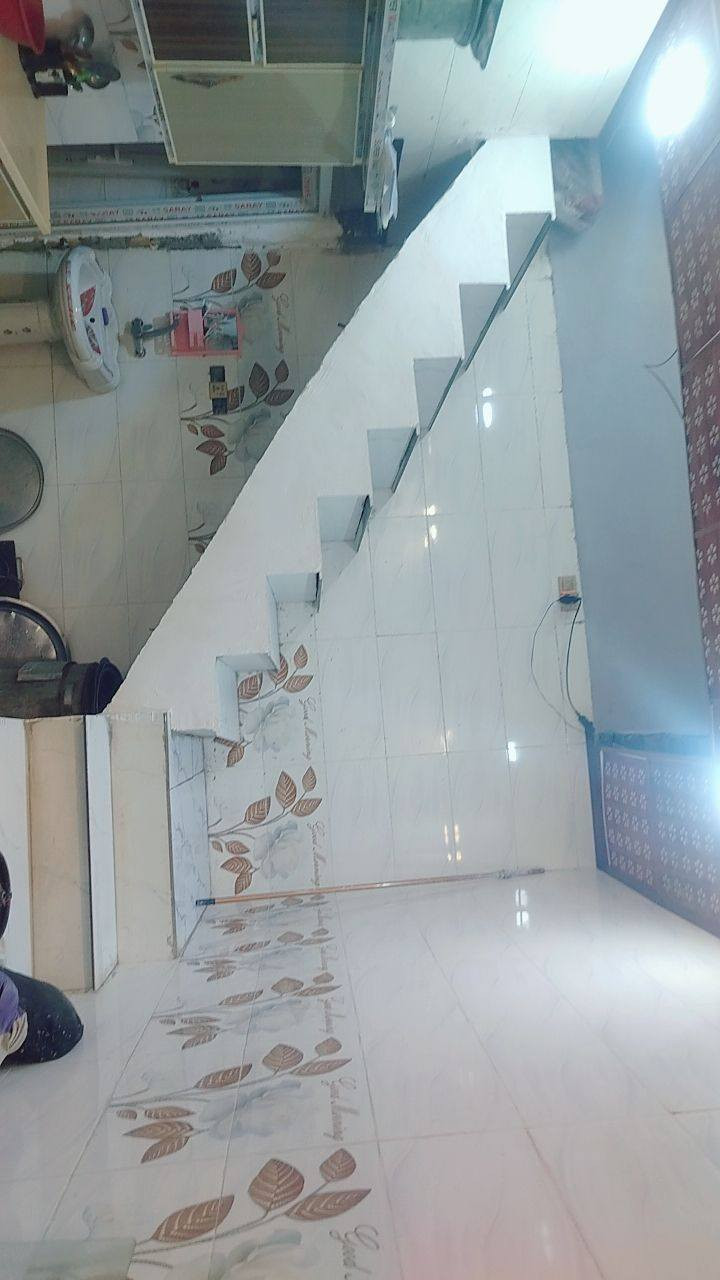 سلام عليكم البيت للبيع مساحه 110متر غرفه وصاله ومطبخ واستقبال وحمام داخلي وخارجي مكشوفه كامل مكمل اساس صب كونكريت سقف صب كونكريت سقوف ثانوي البيت كله سراميك بناء حديث درجه اولى كافت الخدمات ماي كرهباء وموالده سوك مدارس خط كيات شوارع كله تبليط مستوصف قريب الشارع العام العنوان نجف ملحق النداء حي الاحرار عمود 136شارع الصيدليه قريب الشارع العام السعر ٢٩ وبي مجال للتواصل واتساب ***********او اتصال البيت شوف عينك  رجأ بدون مواعيد كاذبه شراي تعال شوفه مداور ثاني يوم قرار محكمه مشمول بل تطويب  ومعاملته كامله
