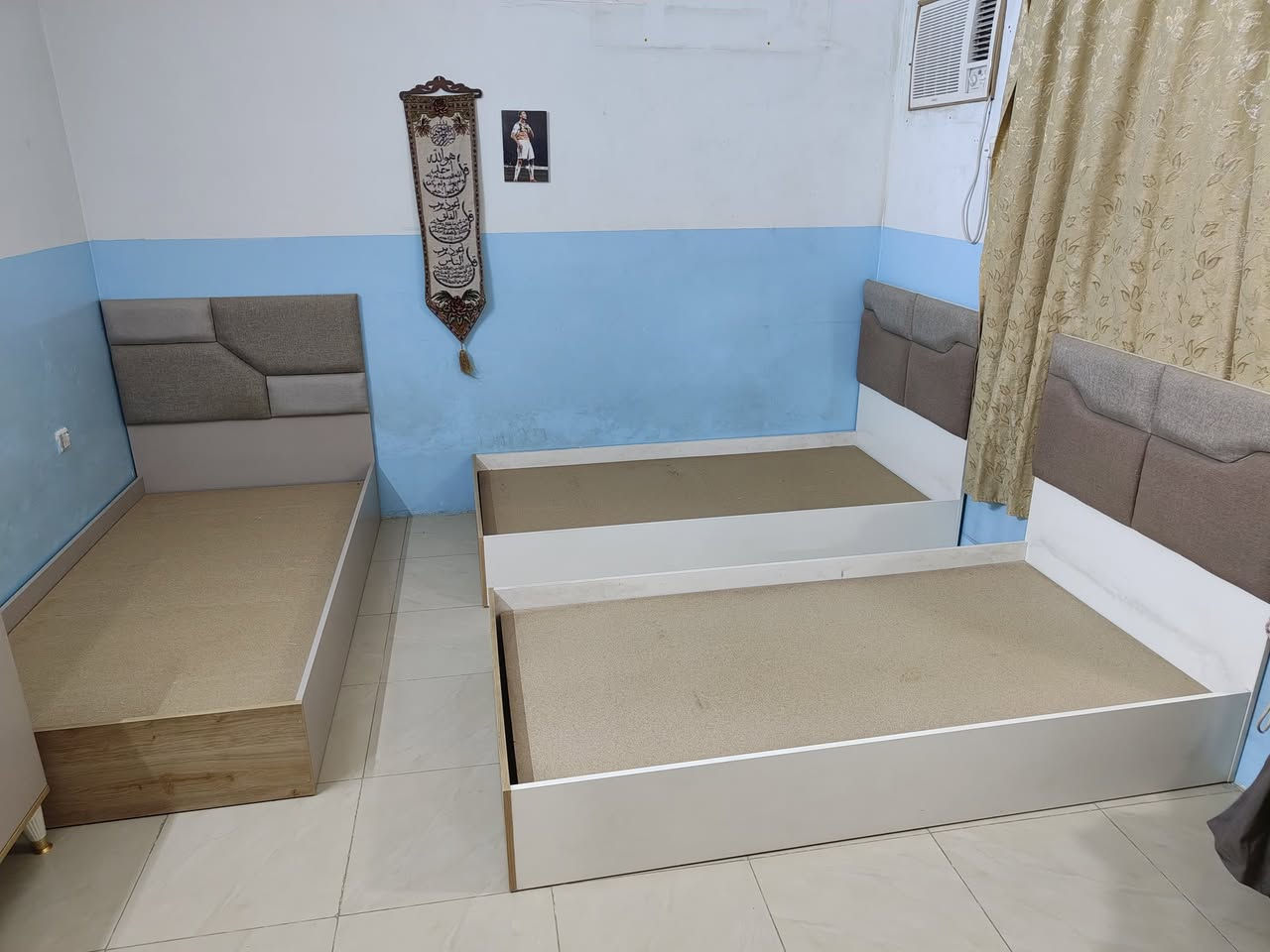 غرفة 3 أسرة ام النفر قياس 100*200 تركي اصلي مع كنتور 4 بوب السعر 300 وبيه مجال المكان بغداد حي القاهرة 
***********
