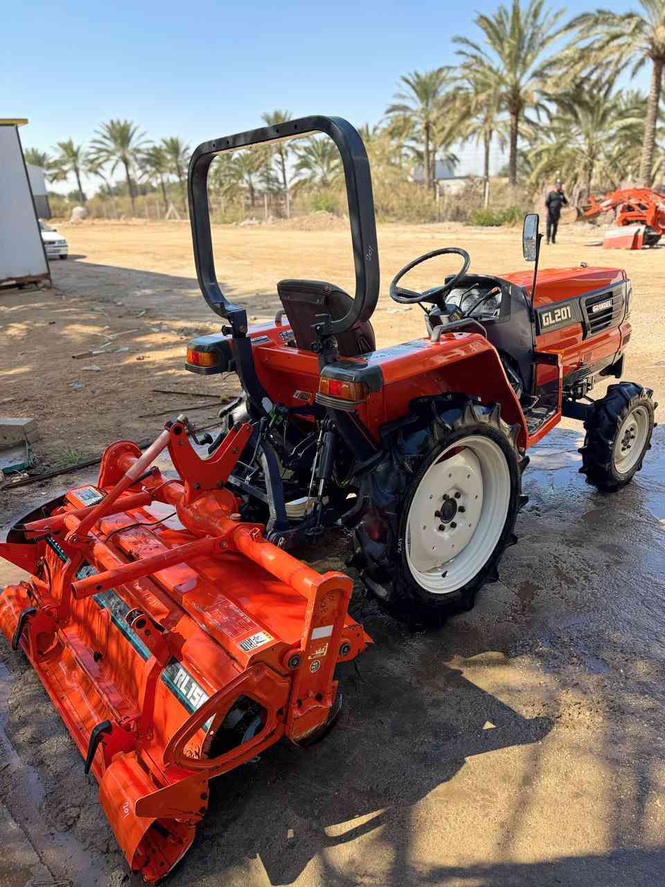 كابوته ياباني دخول جديد GL201
موديل حديث 
النضافه واضحه بل صور 
كاروبه اخت الزيرو 
مكفوله من كلشي نضيفه جدآ 
المواصفات
دبل اكسل4×4
باور استيرن ابلاد PS
رفاس ابلادي 
مكينه مكفوله من الصبغ 
تخم تاير جديد
محرك كير اكسل مكفول شرط الفحص 
العنوان بابل قرب جامعه بابل
للاستفسار اكثر 

***********

ابو مصطفى
