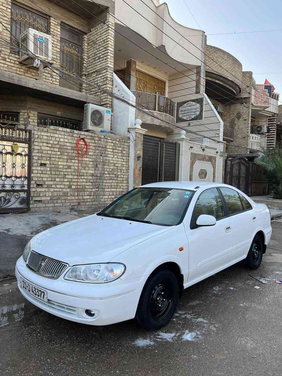 سلام عليكم نيسان سني 2009 سيارة كفالة عدة دوسة بيهة صبغ وبيهة بكانت بارد ماشية 165كير مكينة وداخل نضيفة العنوان حي اور سعر 103وبيهة مجال بصيط رقم الهاتف ***********
